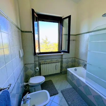 Casa In Campagna Ad 公寓 *